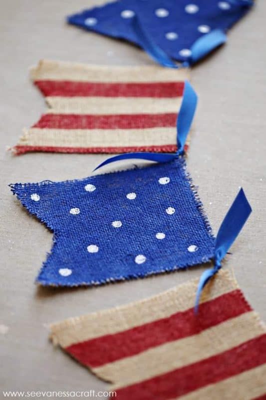 Looking for some fun Fourth of July craft ideas? This post is full of patriotic mantle ideas, DIY July 4th decorations, Fourth of July centerpieces and more!