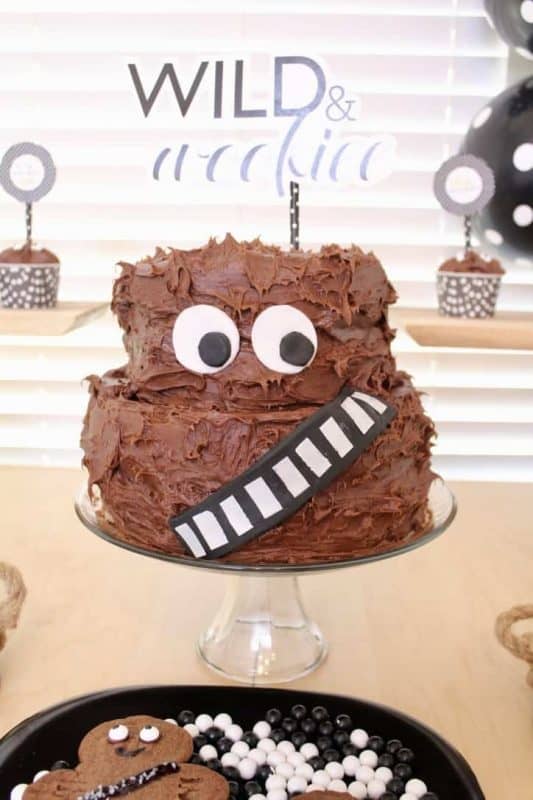 Looking for some fun Star Wars party inspiration? This star wars party theme is all about the wookiee. Easy and inexpensive Chewbacca desserts and decor with simple modern printables. Throw a star wars party with easy diy treat ideas. #starwars #partyideas #diyparty #chewbacca #wookieecake