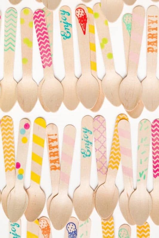 Let's throw an Ice Cream Party! This post is full of fabulous ice cream party treats, ice cream party decorations, ice cream birthday printables and ice cream birthday ideas!