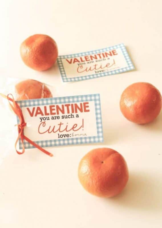 Cuties Valentines: Free Printable Valentines.  Looking for a fun and healthy way to spread some love this Valentine's Day?  Why not download some free printable valentines and give delicious oranges this year? #valentines #valentinesday #free #printables #freeprintables #holiday #kids #crafts #diy