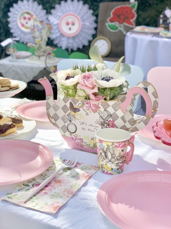 https://www.mimisdollhouse.com/wp-content/uploads/2019/03/kids-table-flowers-600x800.jpg